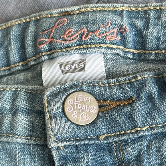 7/8 Levi Strauss, zip up hoodie and Levi’s capris size 8 Size - Picture 4 of 12